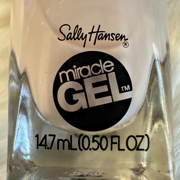 🩷5/$10 Sally Hansen Miracle Gel Nail Polish - Picture 2 of 5